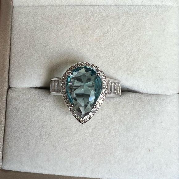 14k gold finish silver ring with London light blue topaz stone - Picture 3 of 9